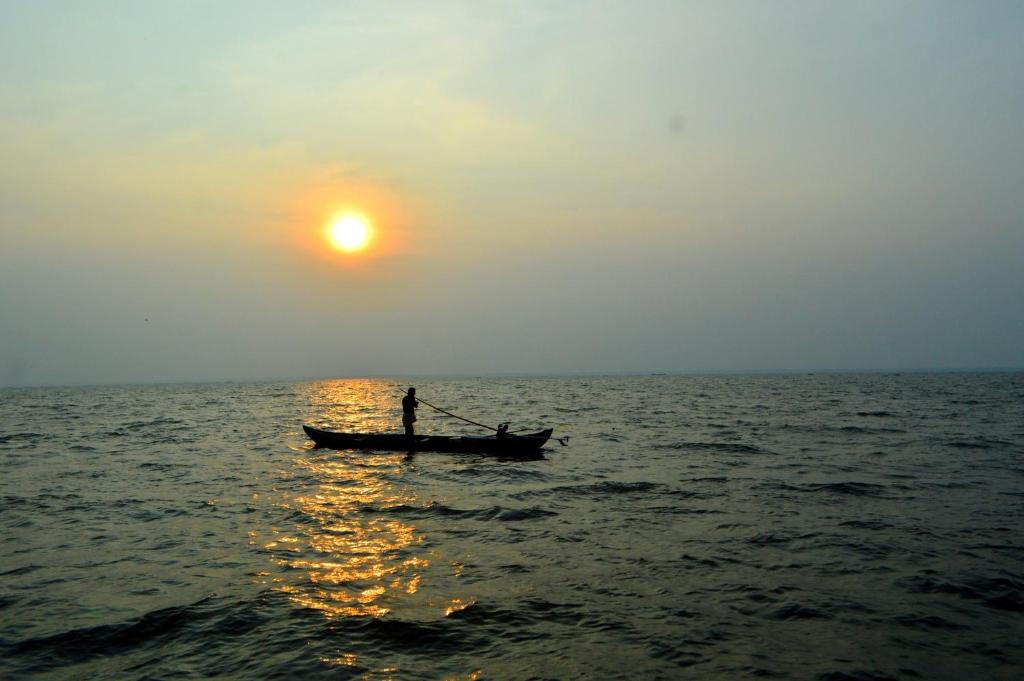  Enjoy a Sunset Backwater Cruise