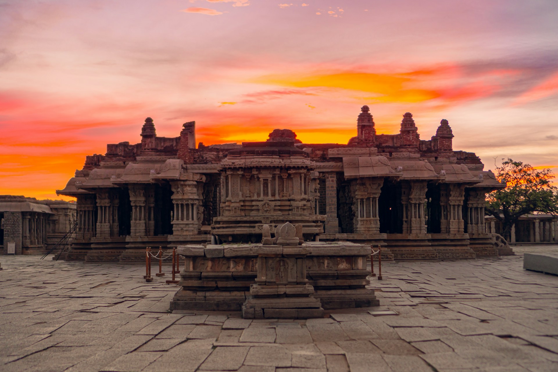 Hampi History & Architecture Package