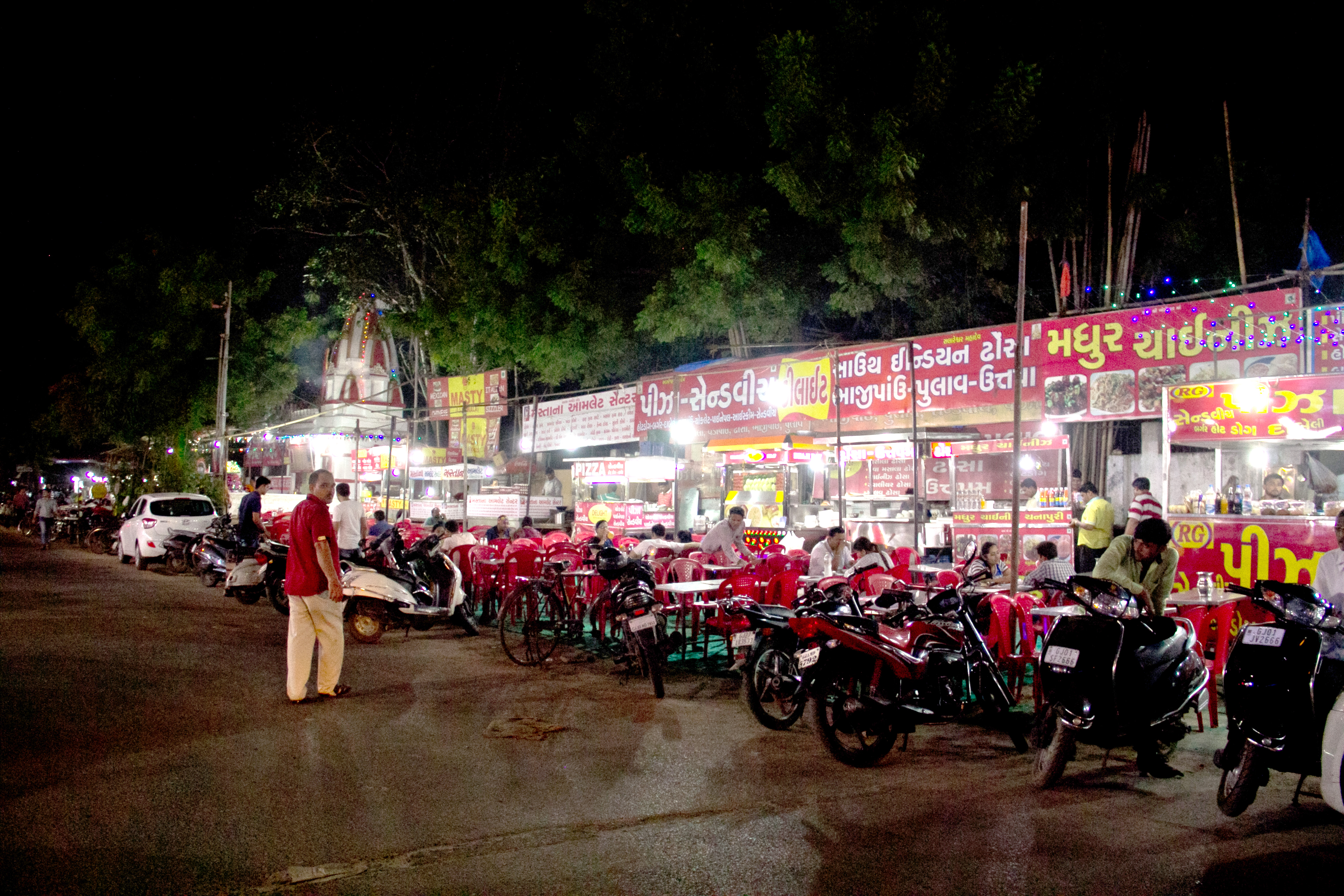 Sample Street Food at Manek Chowk