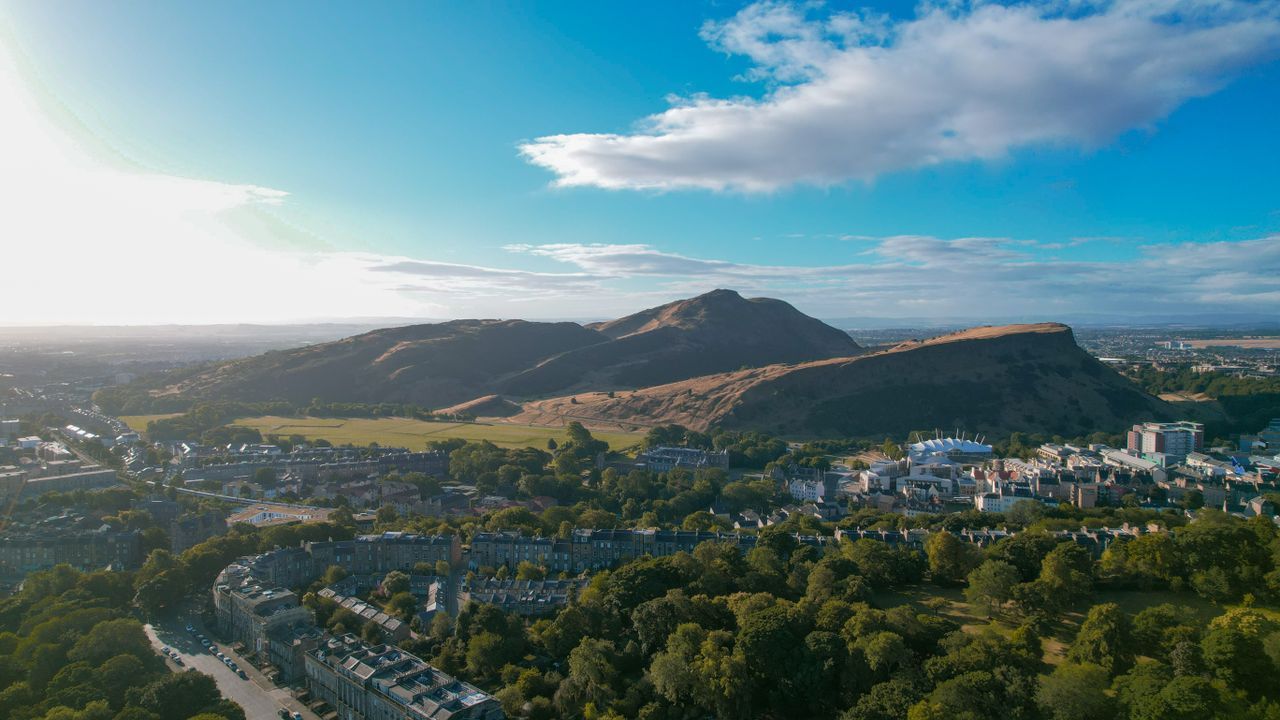 Journey North to Edinburgh & the Highlands