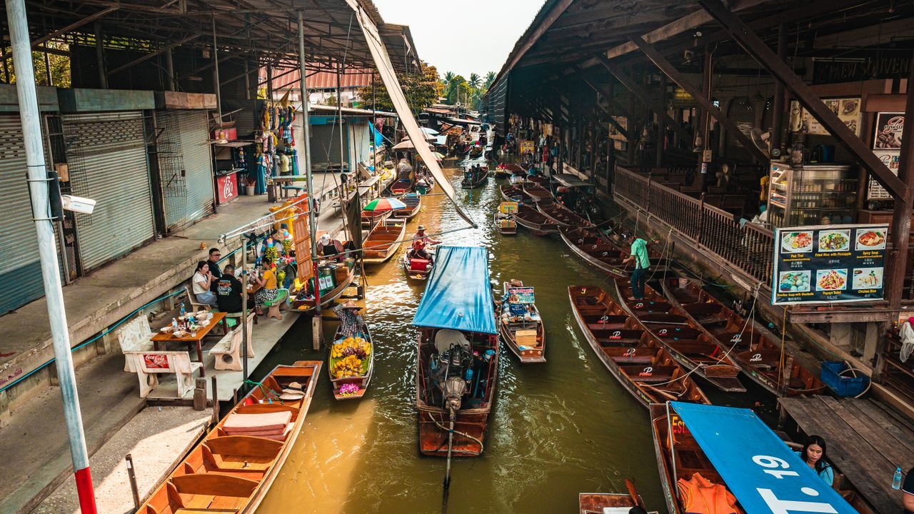 Experience Floating Markets