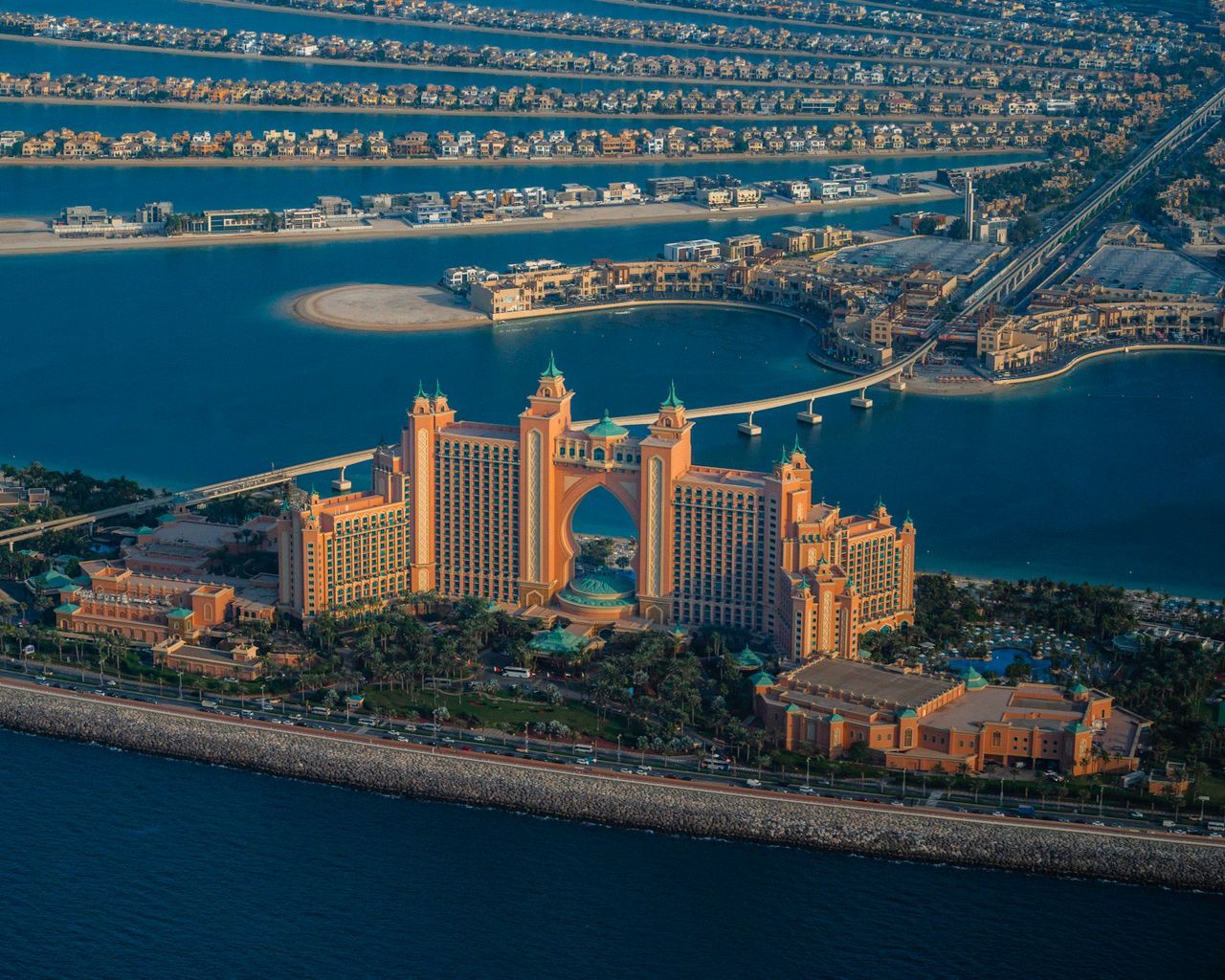 Explore Palm Jumeirah