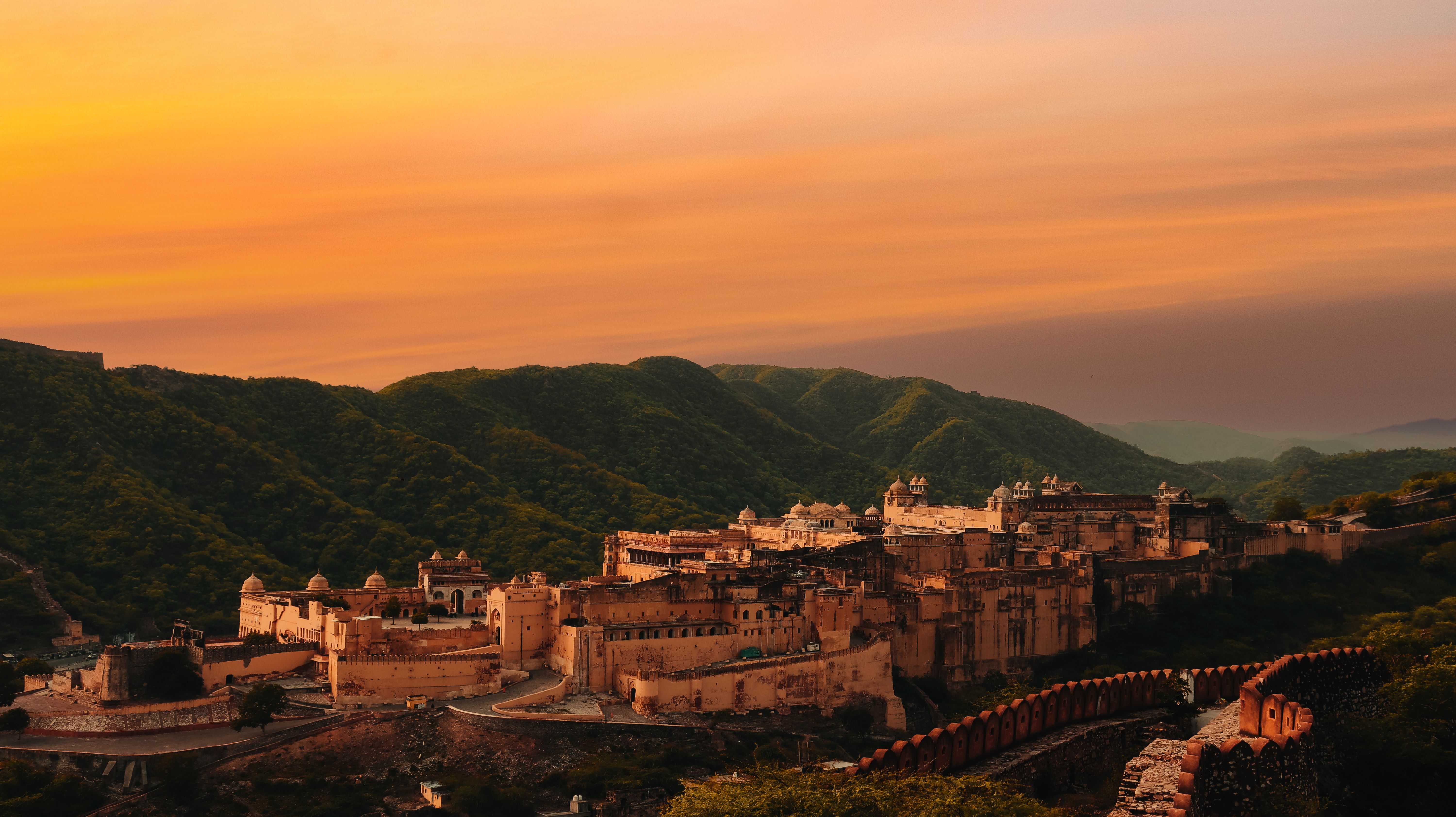 Explore the Magnificent Forts & Palaces