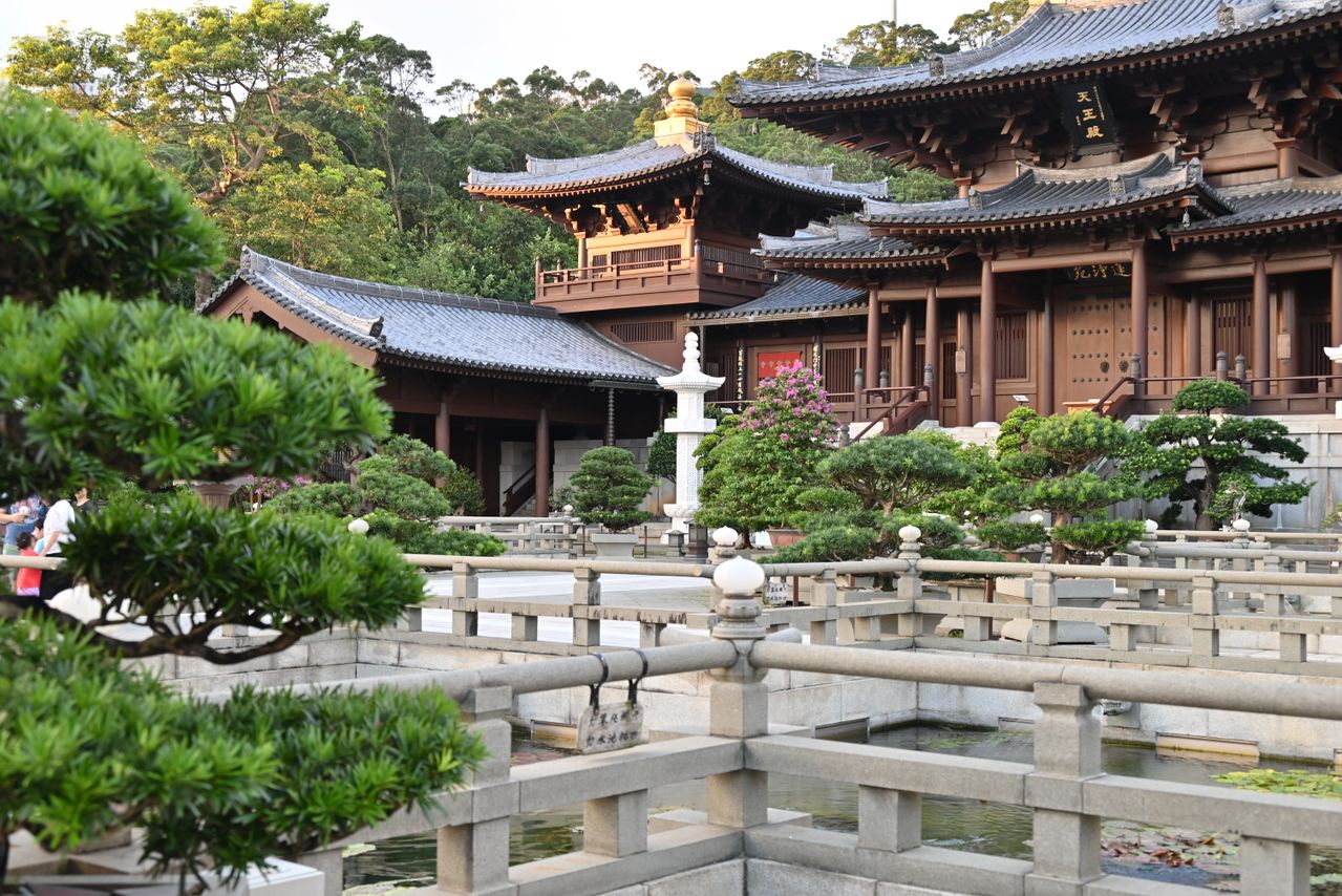 Explore Hong Kong's Temples and Hiking Trails