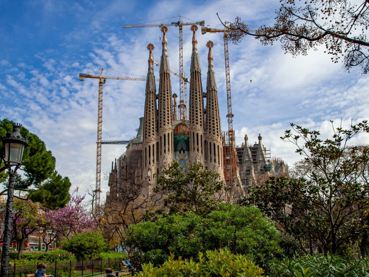 Visit La Sagrada Família