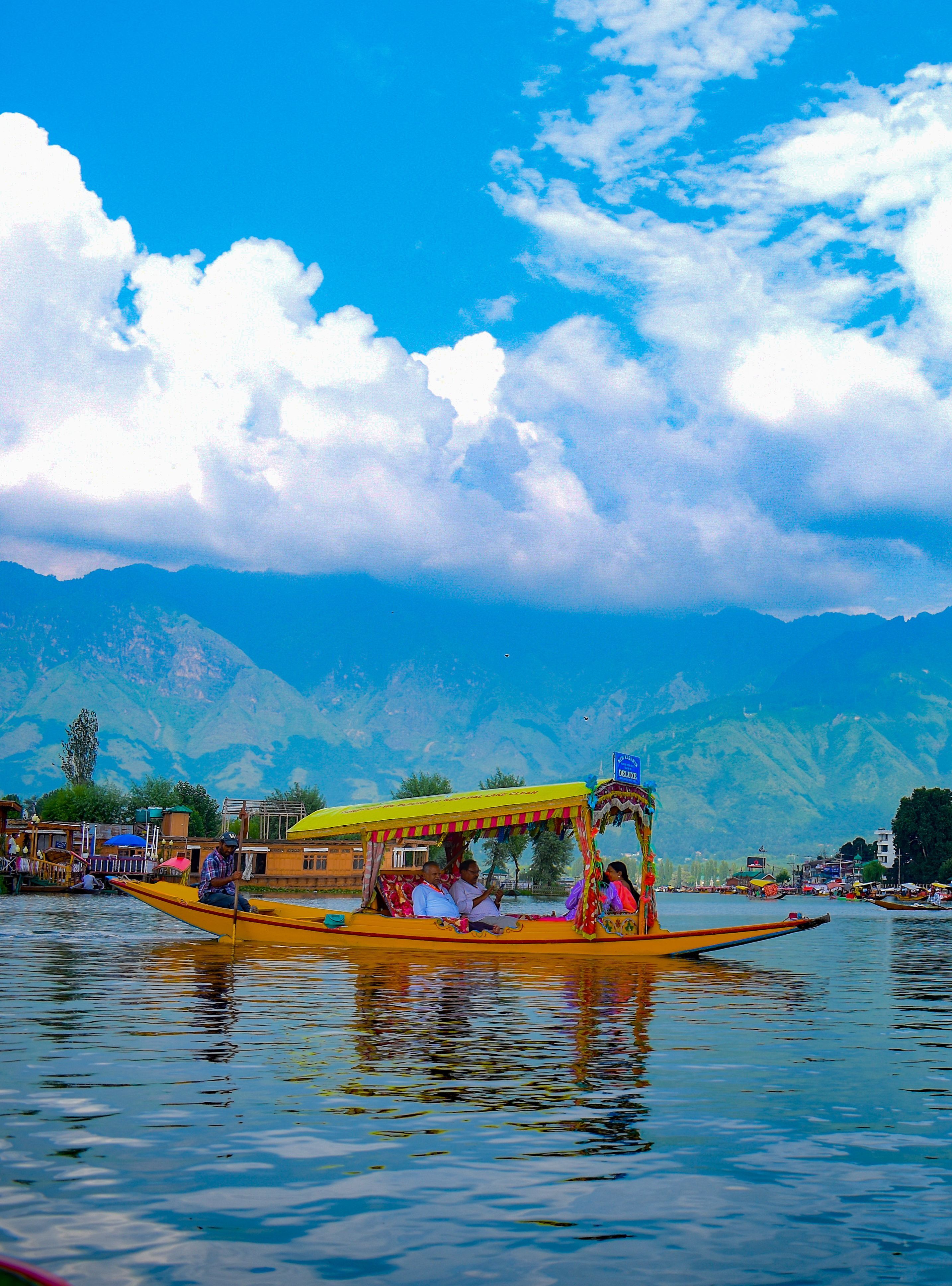 Enjoy a Shikara Ride
