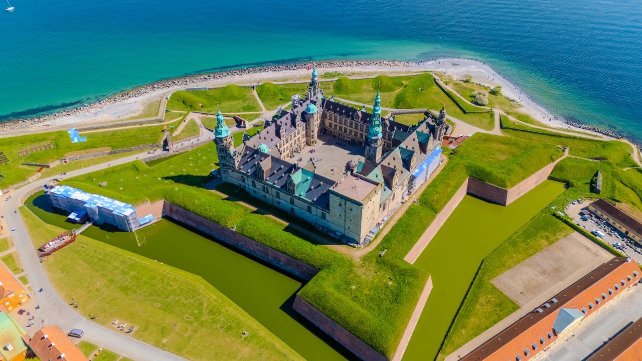 Tour Kronborg Castle