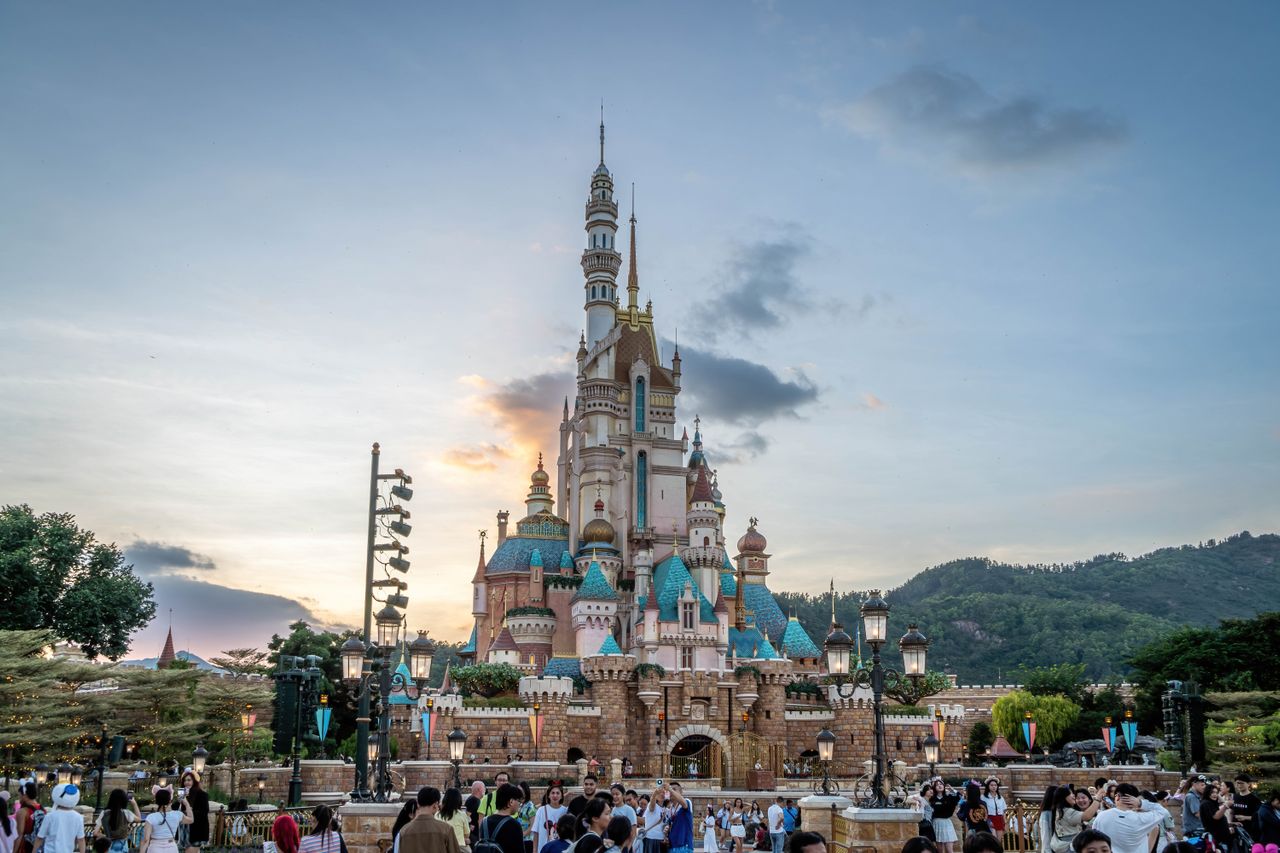 Experience Hong Kong Disneyland