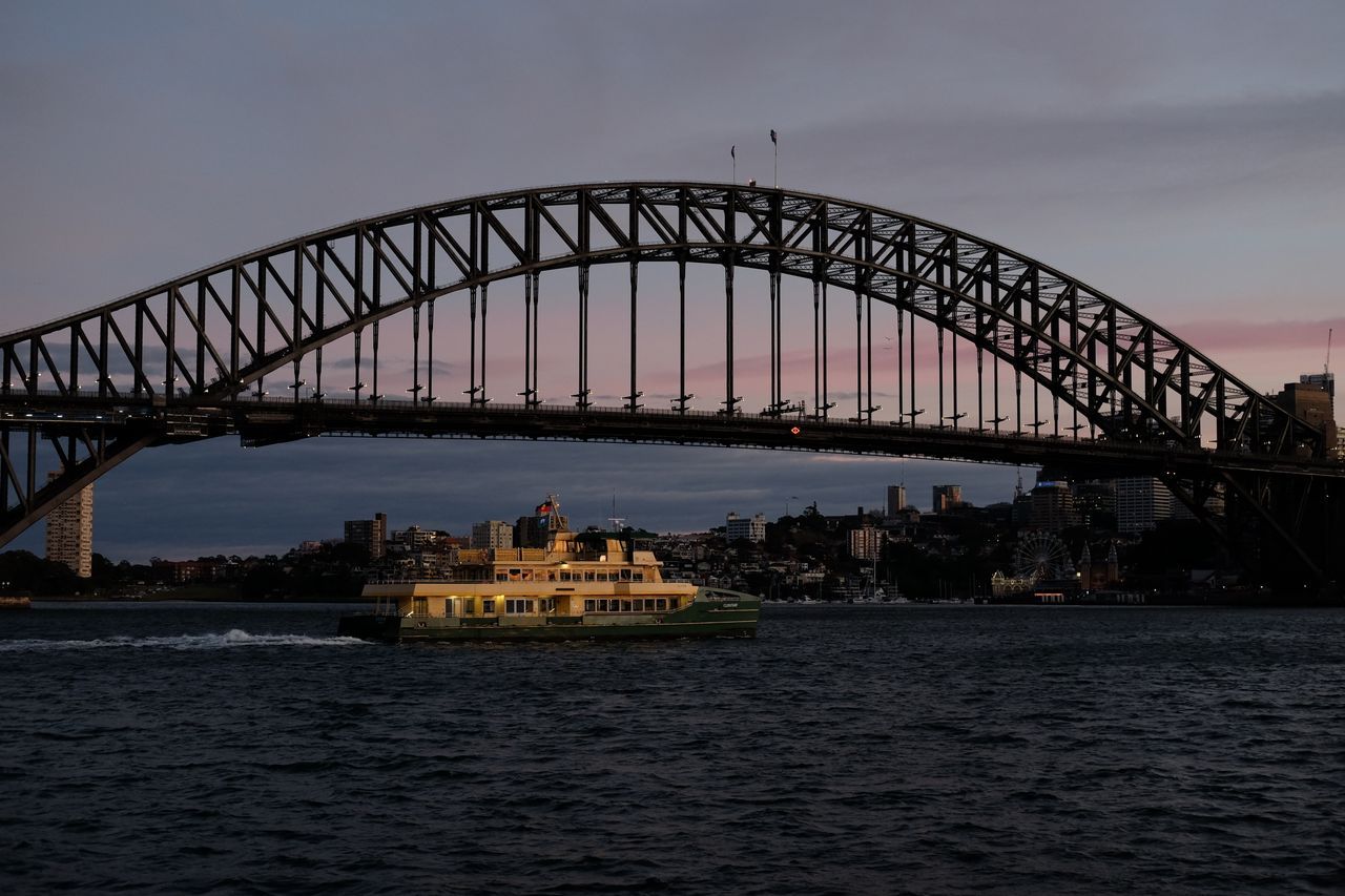 Walk Across the Sydney Harbour Bridge