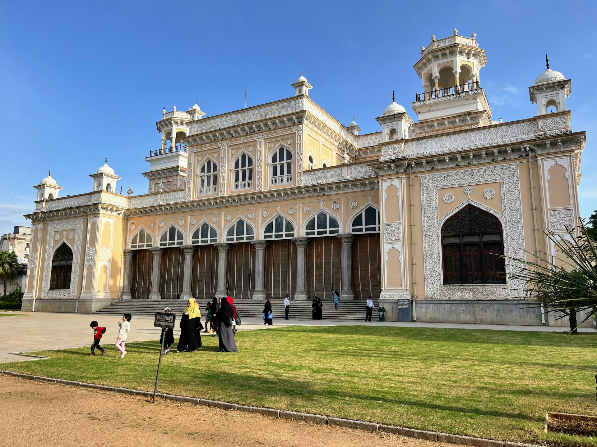 Visit Chowmahalla Palace