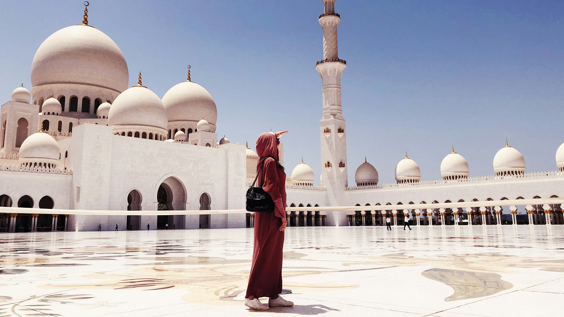 Abu Dhabi Culture & Heritage Getaway' itinerary card — mosque, palace and Corniche, UAE — Orchid Vacation